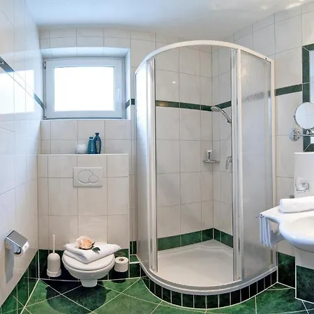 Szálloda Muehlbacher - Inklusive Kostenfreiem Eintritt In Alpentherme Bad Hofgastein