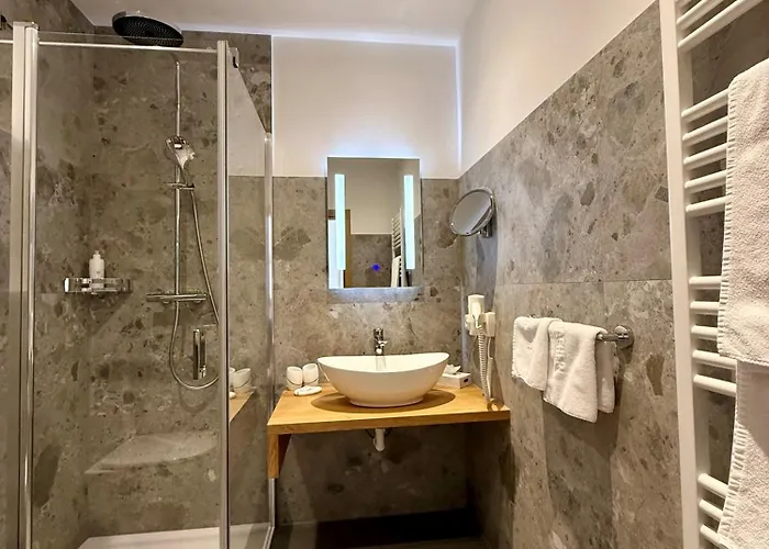 酒店 Muehlbacher - Inklusive Kostenfreiem Eintritt In Alpentherme 3*